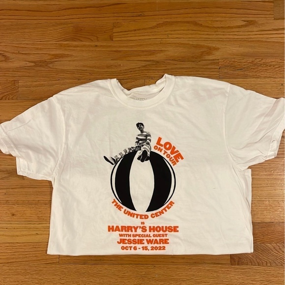 Harry Styles Love on Tour 2022 Chicago Exclusive Shirt - Picture 1 of 5